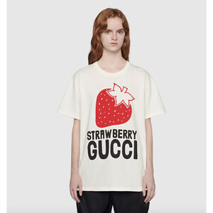 NWT Gucci strawberry T-shirt Size S